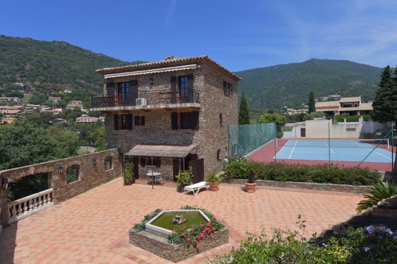 Le Rayol-Canadel-sur-Mer Les Lauriers Rosesアパートホテル エクステリア 写真