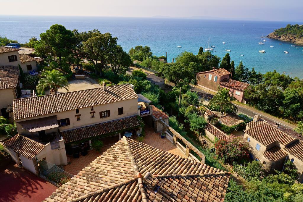 Le Rayol-Canadel-sur-Mer Les Lauriers Rosesアパートホテル エクステリア 写真