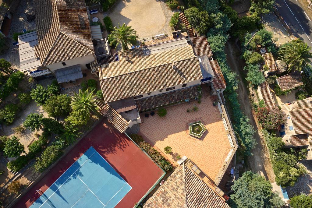 Le Rayol-Canadel-sur-Mer Les Lauriers Rosesアパートホテル エクステリア 写真