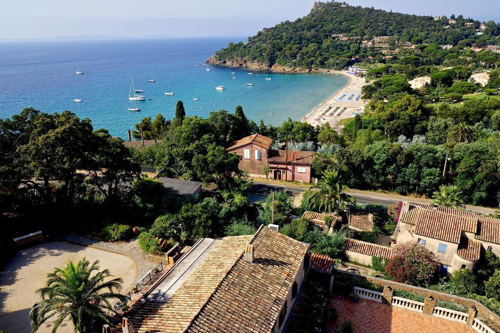 Le Rayol-Canadel-sur-Mer Les Lauriers Rosesアパートホテル エクステリア 写真