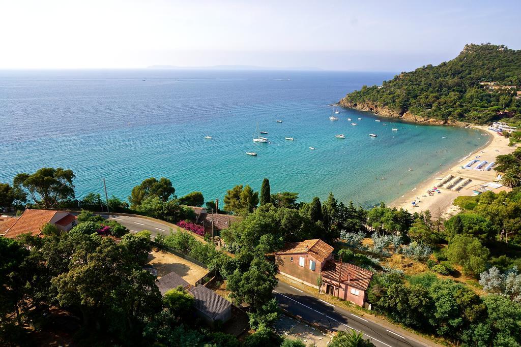 Le Rayol-Canadel-sur-Mer Les Lauriers Rosesアパートホテル エクステリア 写真