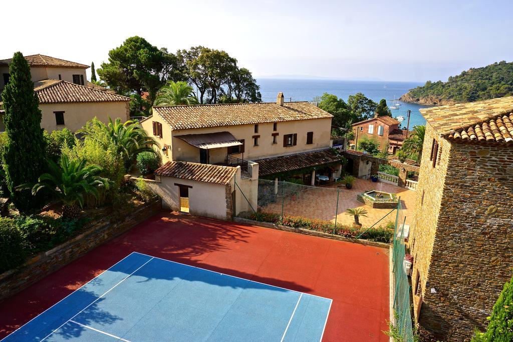 Le Rayol-Canadel-sur-Mer Les Lauriers Rosesアパートホテル エクステリア 写真