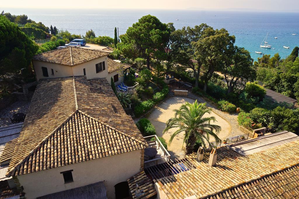 Le Rayol-Canadel-sur-Mer Les Lauriers Rosesアパートホテル エクステリア 写真