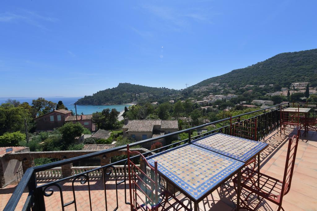 Le Rayol-Canadel-sur-Mer Les Lauriers Rosesアパートホテル エクステリア 写真