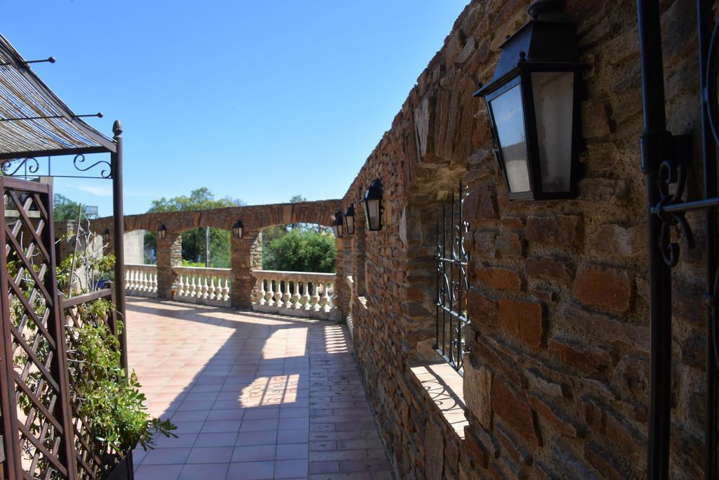 Le Rayol-Canadel-sur-Mer Les Lauriers Rosesアパートホテル エクステリア 写真